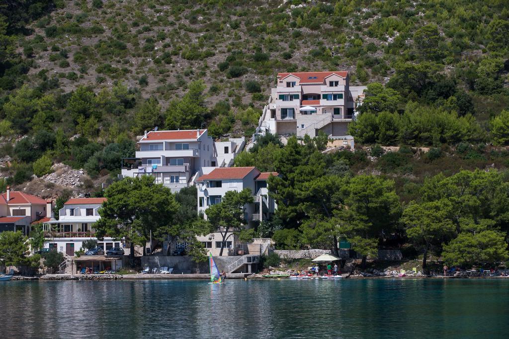Apartments Ladesta Lastovo Exterior photo